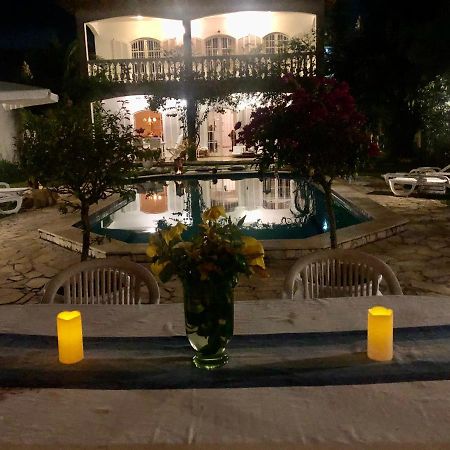 Villa Saint Tropez カボ・フリオ エクステリア 写真